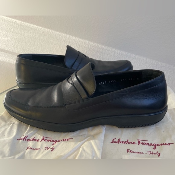 🇮🇹 Salvatore Ferragamo Men's Italian Black Loafers - Size 10 1/2 - Picture 1 of 5